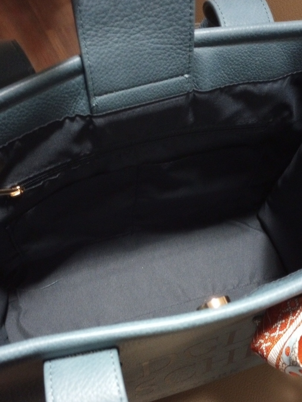 Elle Tote w/Brooch And Scarf - Picture 14 of 16